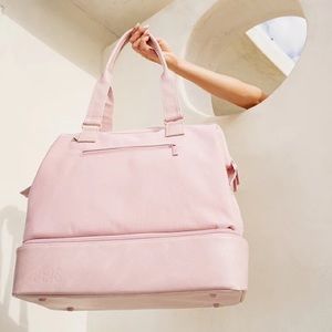 Beis Weekender bag in Pink Atlas